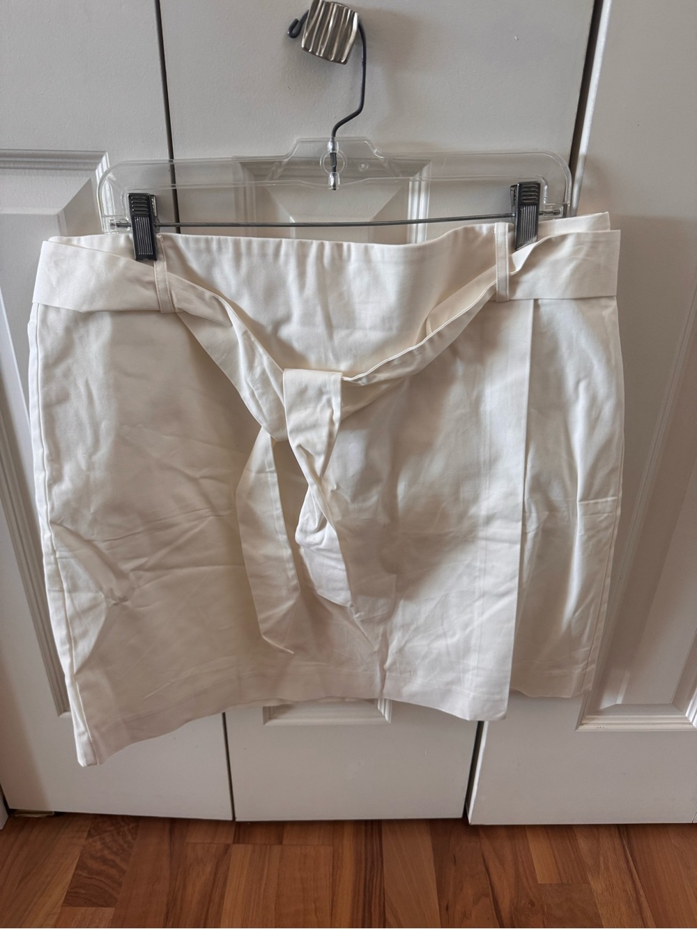 Ann Taylor cream skirt - 14 - nwt